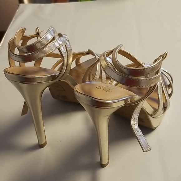 Shoes - Picture 3 of 3